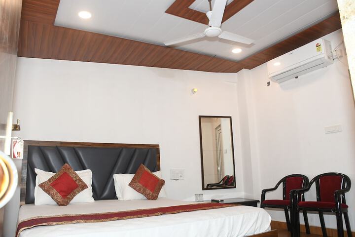 Room 50 of 78