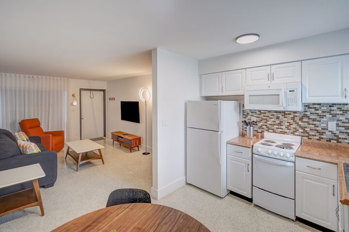 1 Bedroom Deluxe Apartment King Bed Sofa Kitchen Accessible (12 of 42)