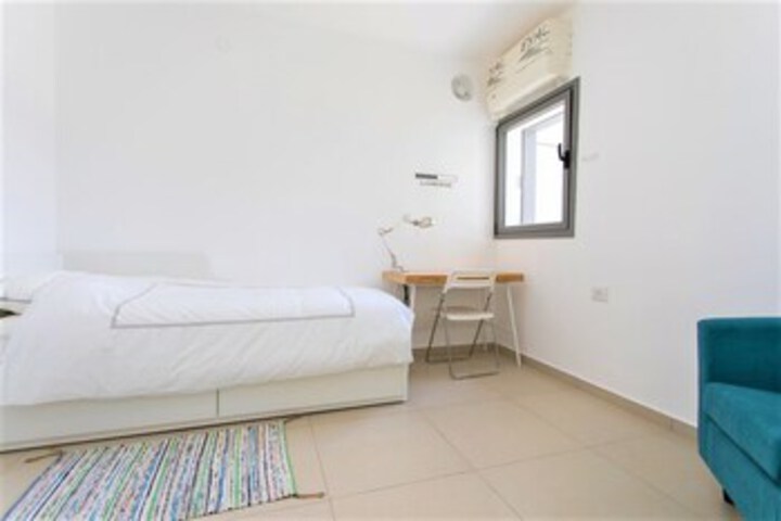 Room 14 of 21
