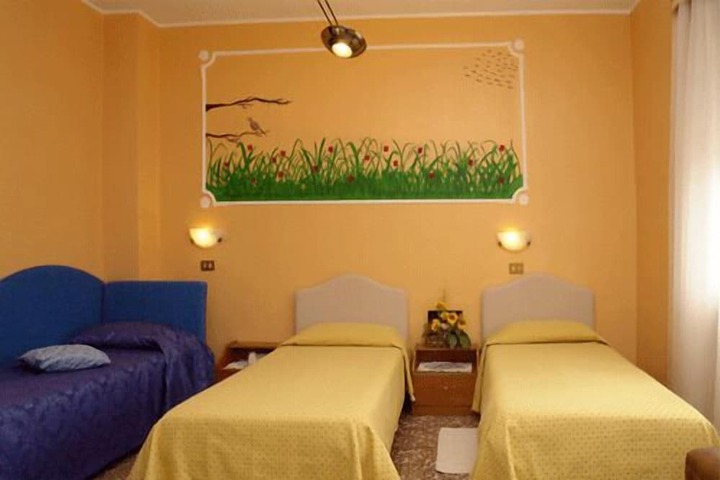 Room 9 of 52