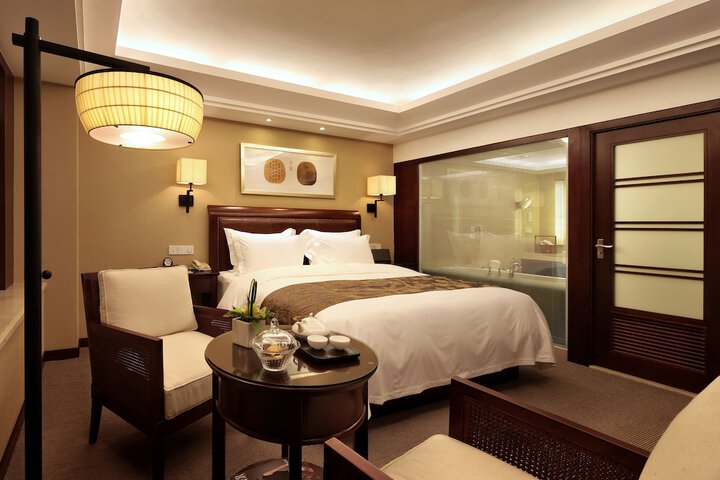 Room 10 of 95