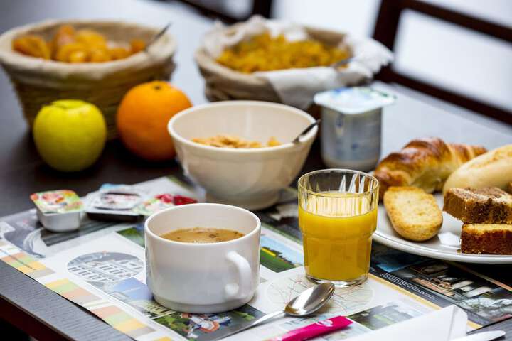 Breakfast/Coffee Service 32 of 51