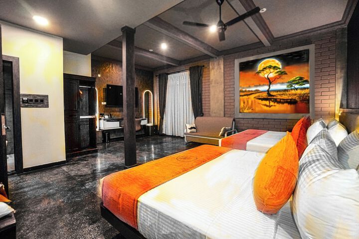 Room 8 of 34