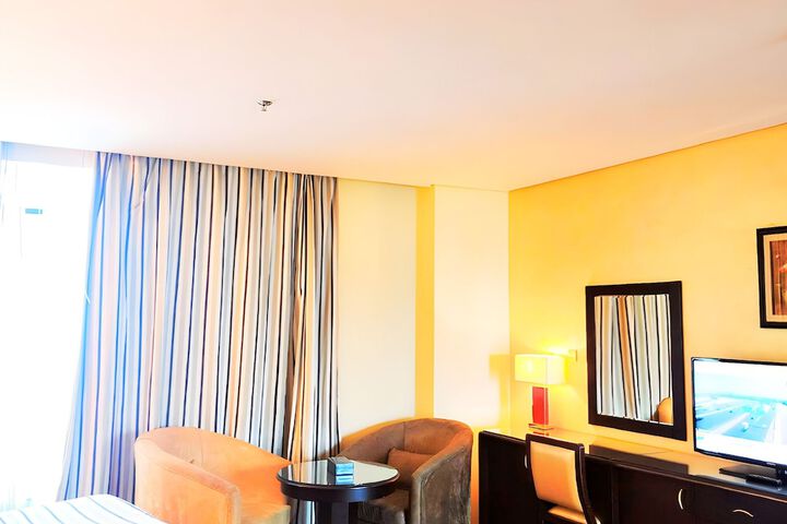 Room 13 of 64