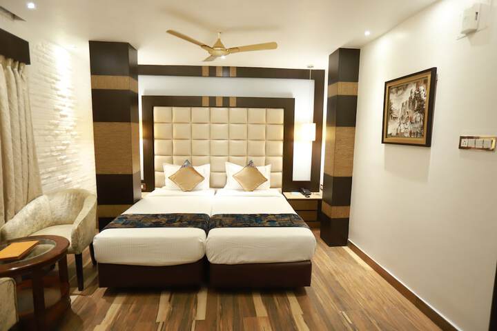 Room 18 of 33