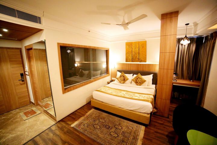Room 19 of 100