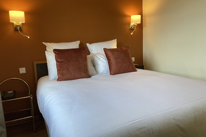 Room 7 of 44