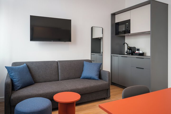 Room 26 of 60