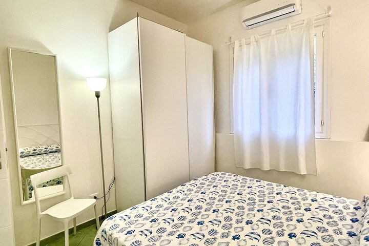 Room 4 of 36