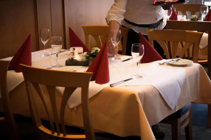 Dining 14 of 19