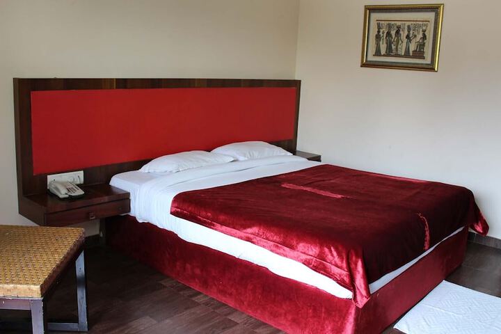 Room 2 of 7