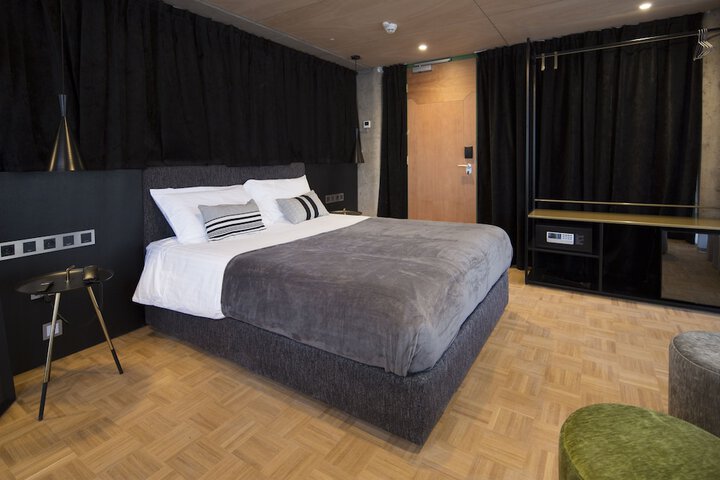 Room 29 of 65