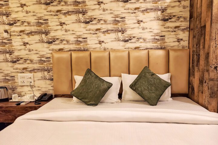 Room 3 of 21