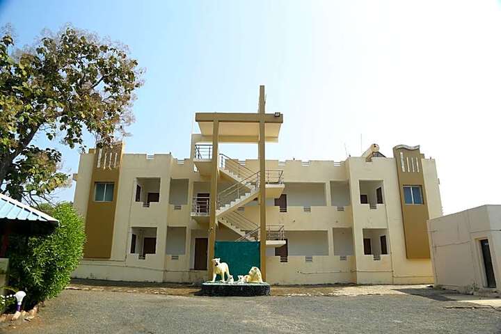 Safari Hotel