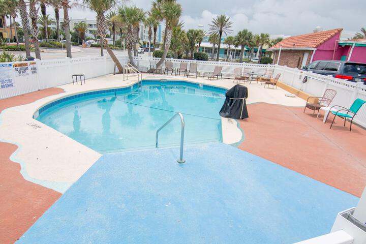 Pool 17 of 108