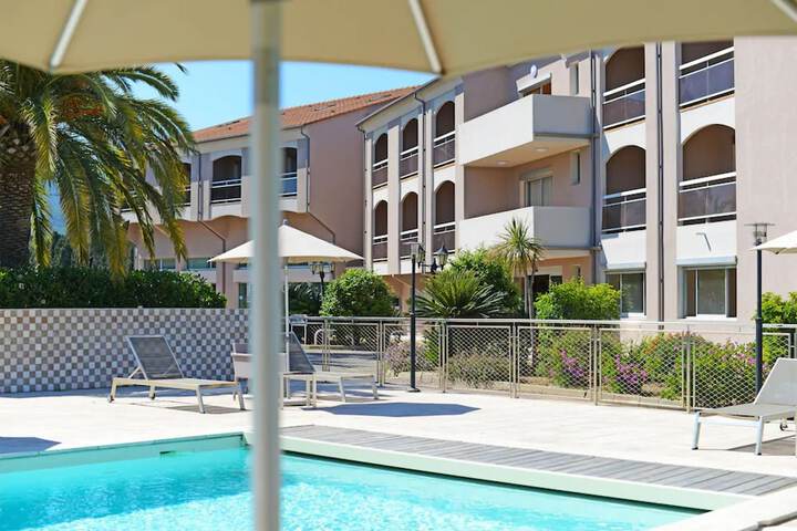 Pools & Facilities