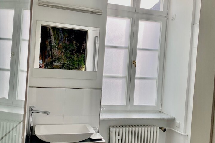 Room 8 of 17