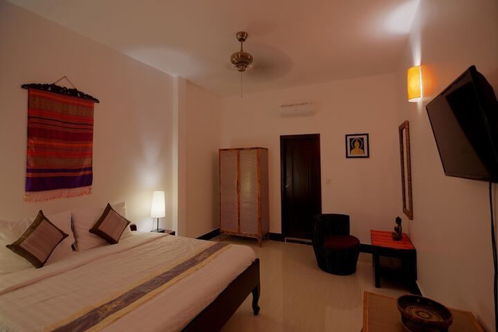 Room 6 of 38