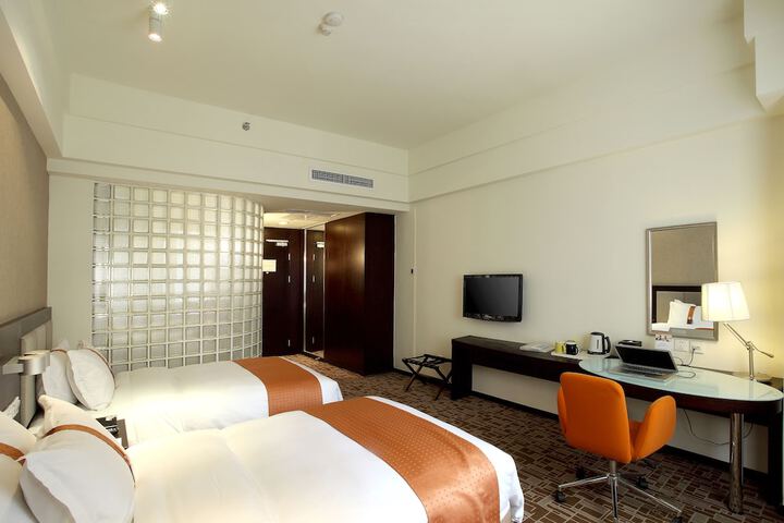 Room 2 of 58