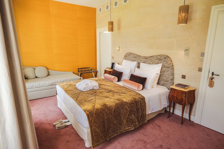 Room 13 of 64
