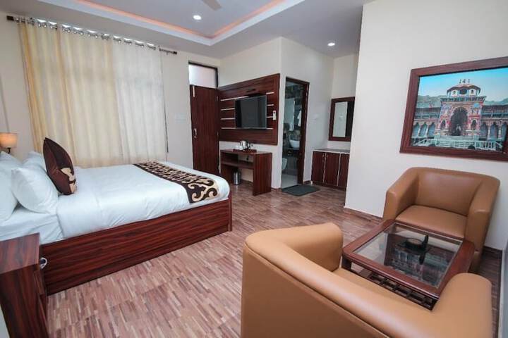 Room 6 of 19