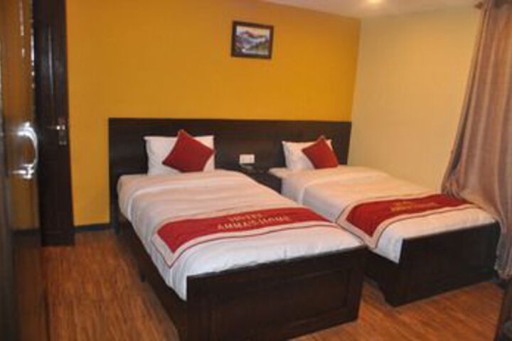 Room 10 of 34