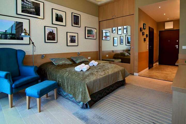 Room 5 of 272