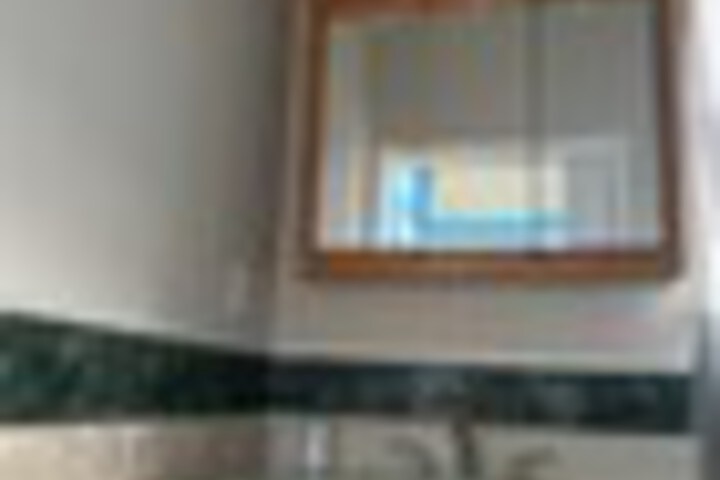 Room 143 of 204