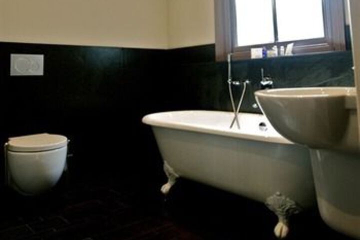 Room 8 of 42