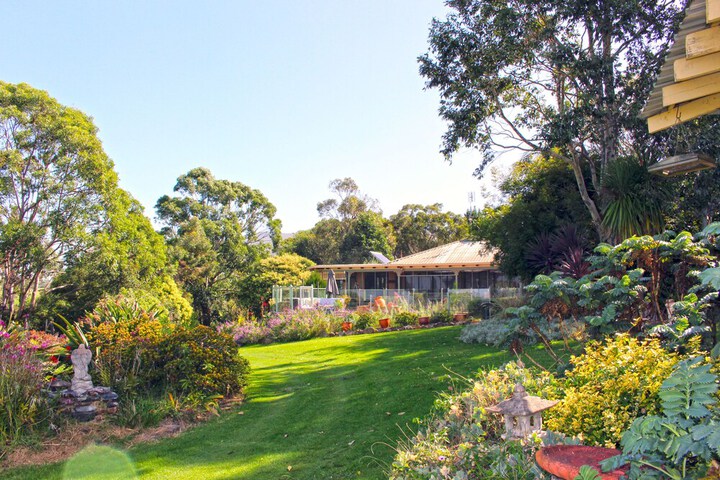 Hotel Exterior 29 of 36