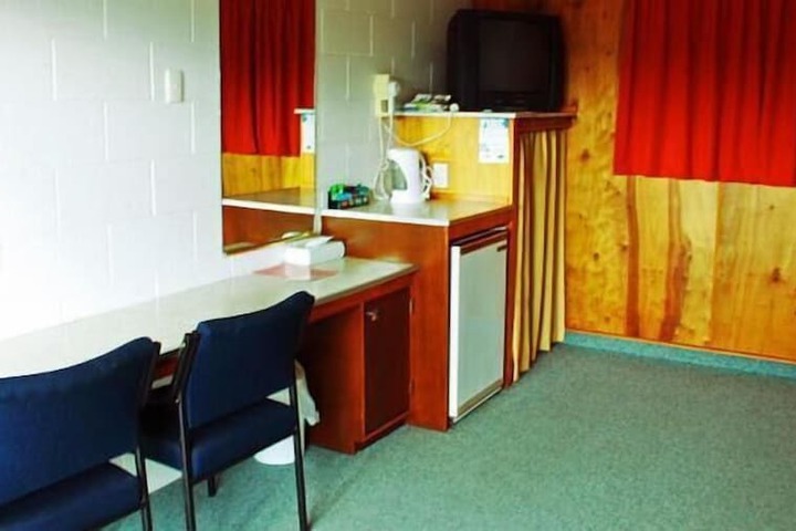 Room 11 of 27