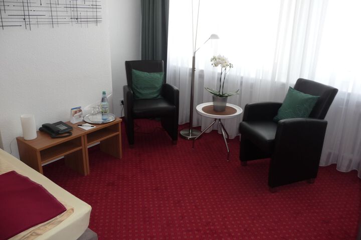 Room 23 of 38