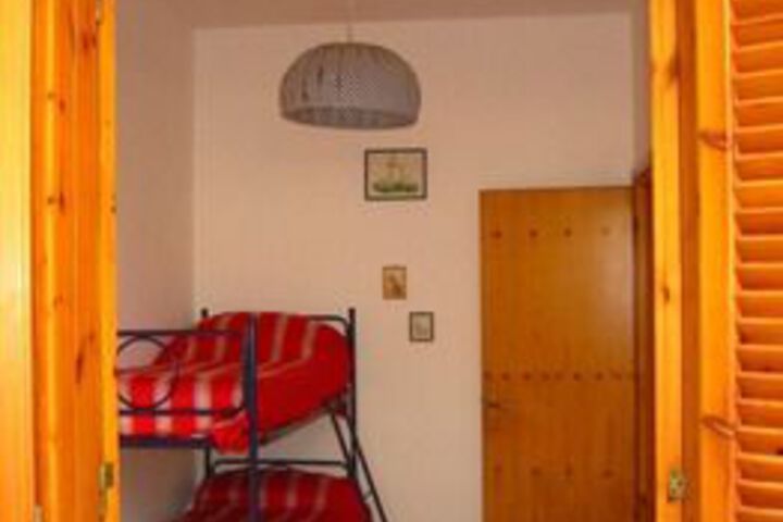 Room 9 of 20