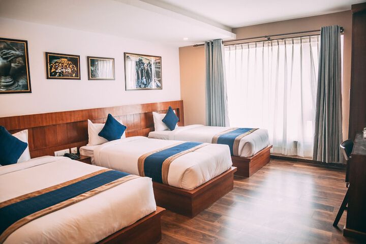Room 6 of 42
