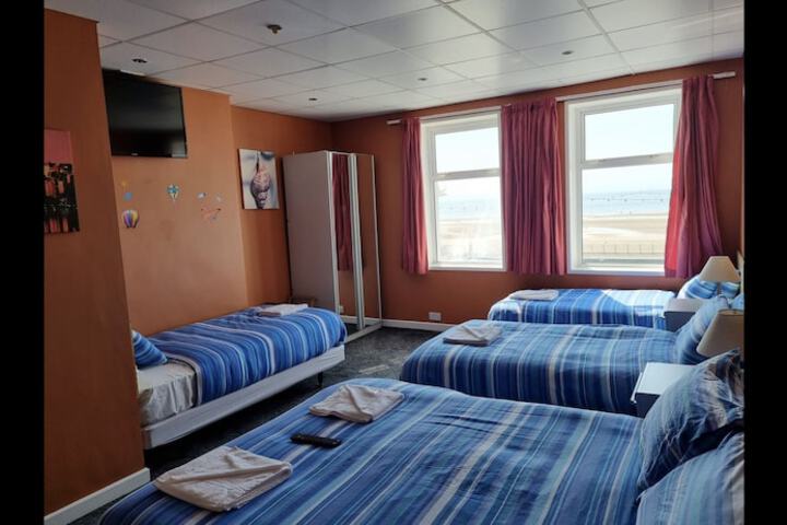 Room 27 of 51