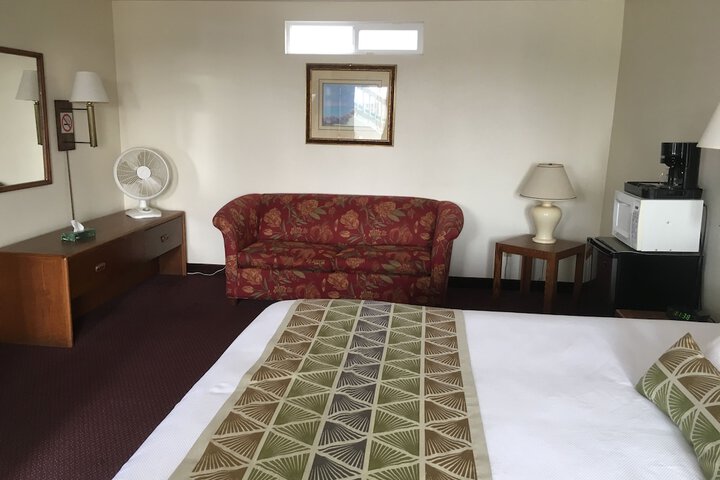 Room 10 of 42