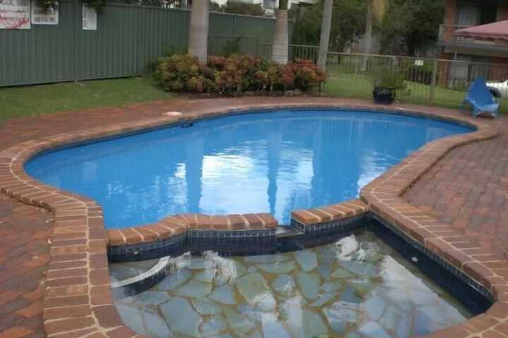 Pool 19 of 28