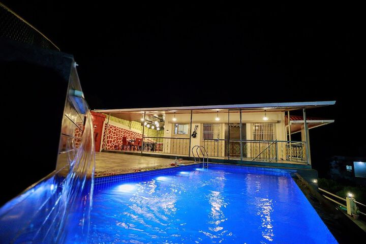 Pool 21 of 47