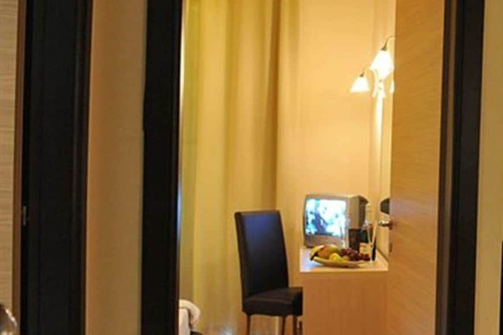 Room 6 of 55