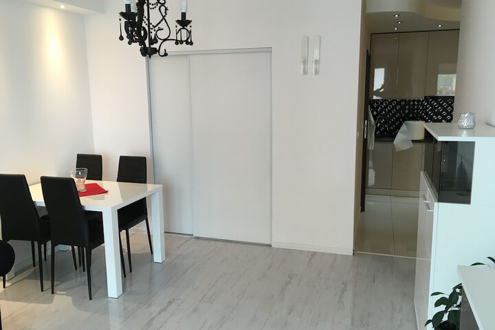 Room 2 of 113
