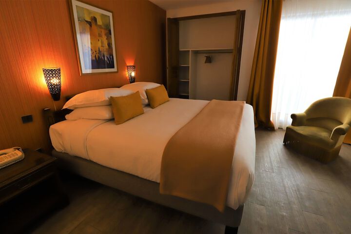 Room 19 of 46