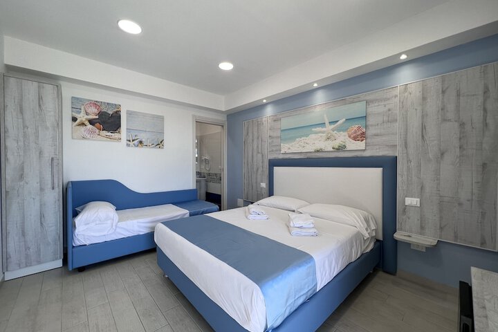 Room 3 of 61