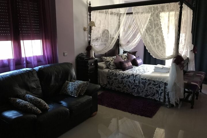 Room 2 of 5