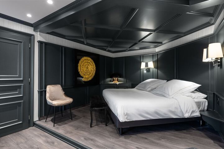 Room 16 of 204
