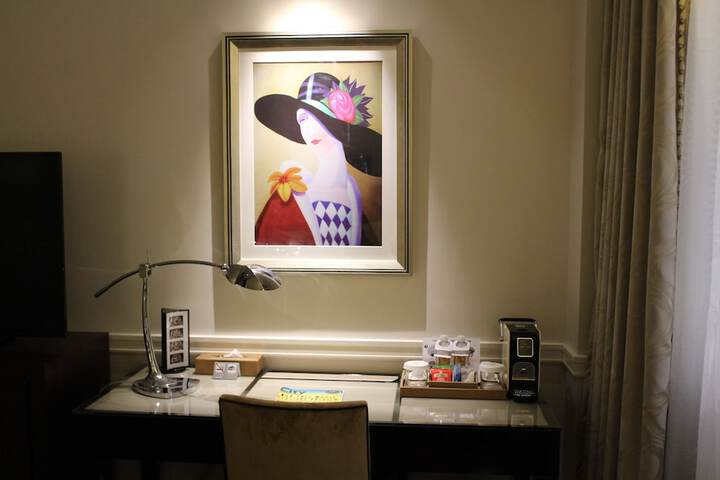 Room 9 of 36
