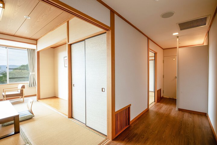 Room 5 of 92