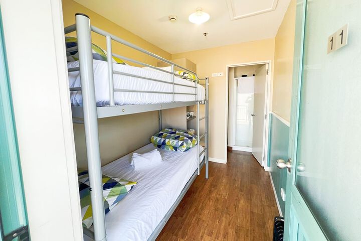 Room 48 of 74