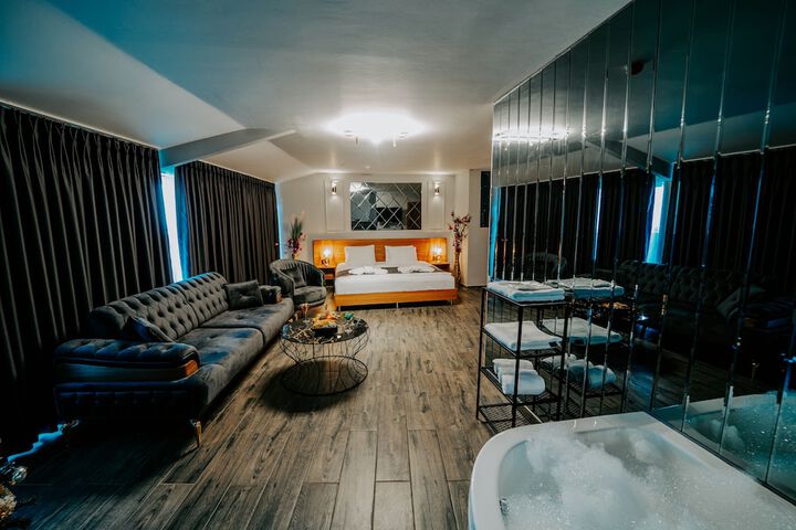 Room 11 of 35