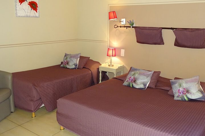 Room 10 of 77