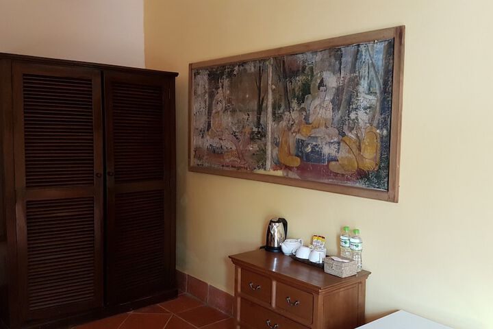 Room 28 of 79